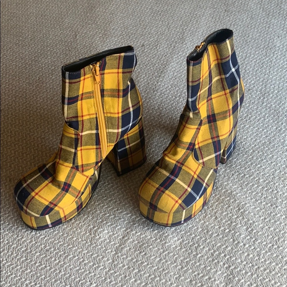 UNIF Platform Boots